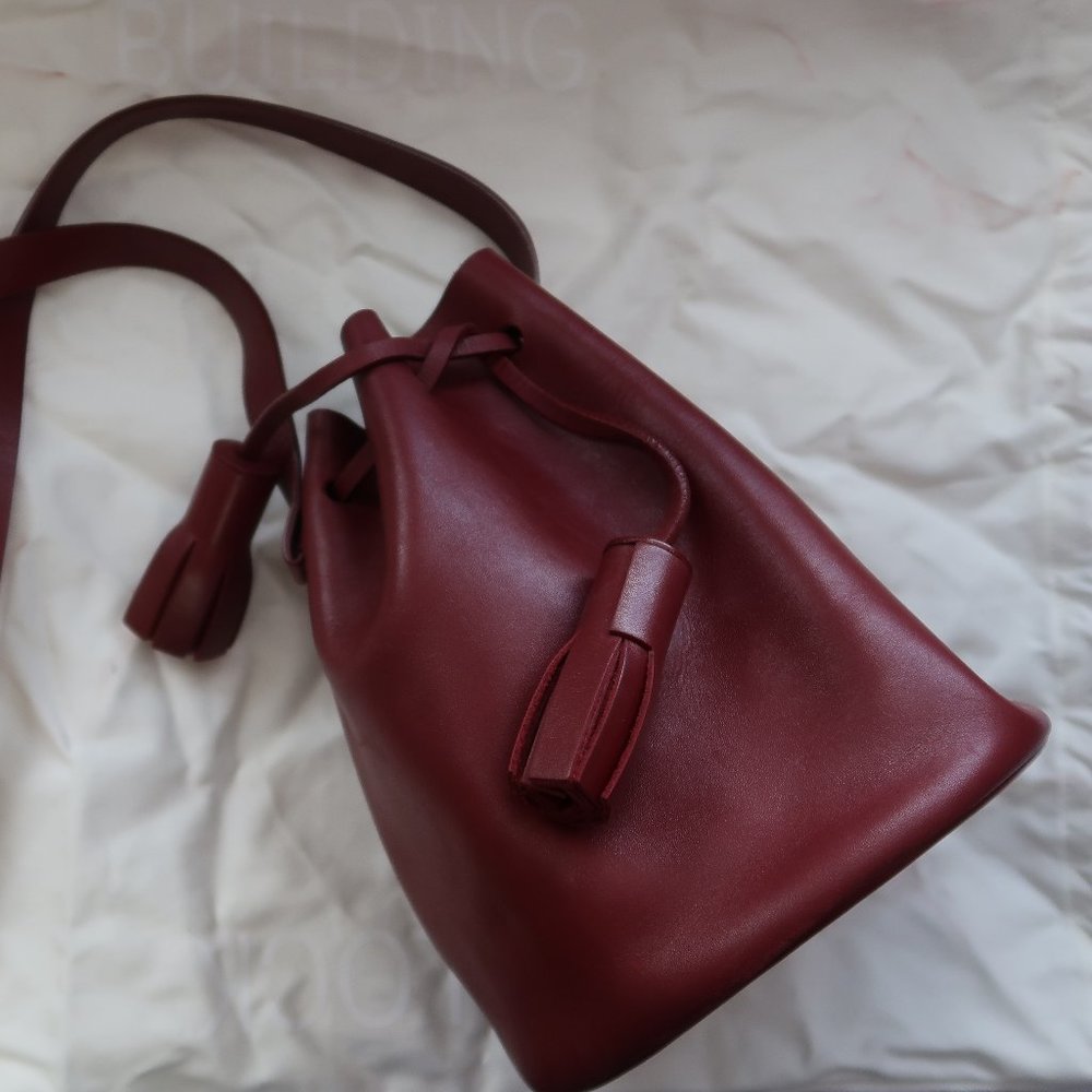 BUILDING BLOCK Burgundy Maroon Bucket Bag